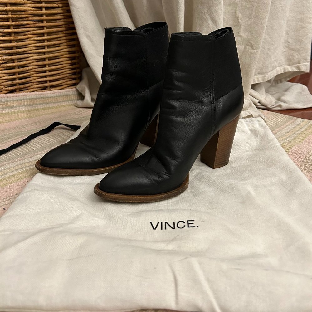 VINCE BLACK LEATHER ANKLE BOOTS
